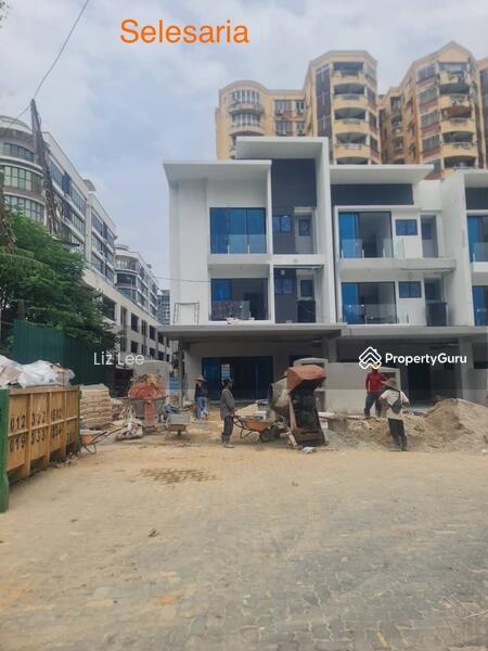 For Sale - 3sty 24x70 Corner End Lot with 8ft side land Happy Garden,KL